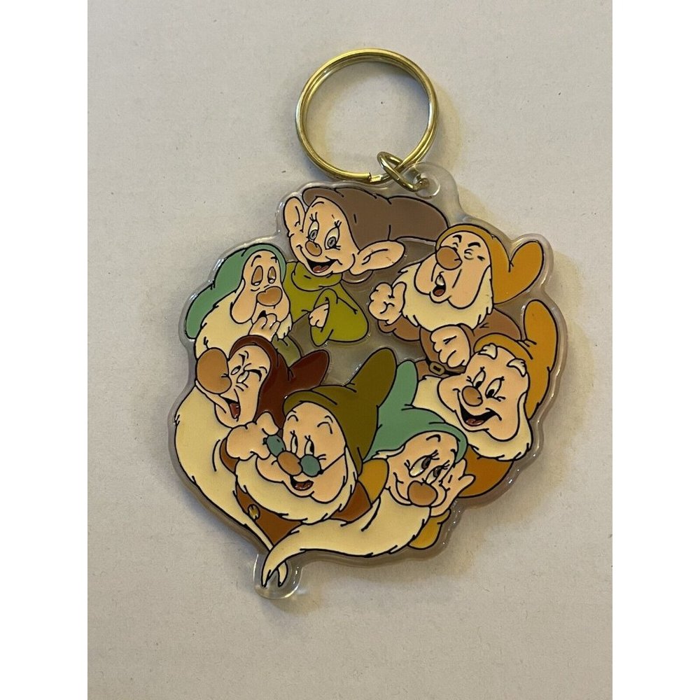 Vintage Disney Keychain Key Chain Plastic Snow White And Seven Dwarfs E1